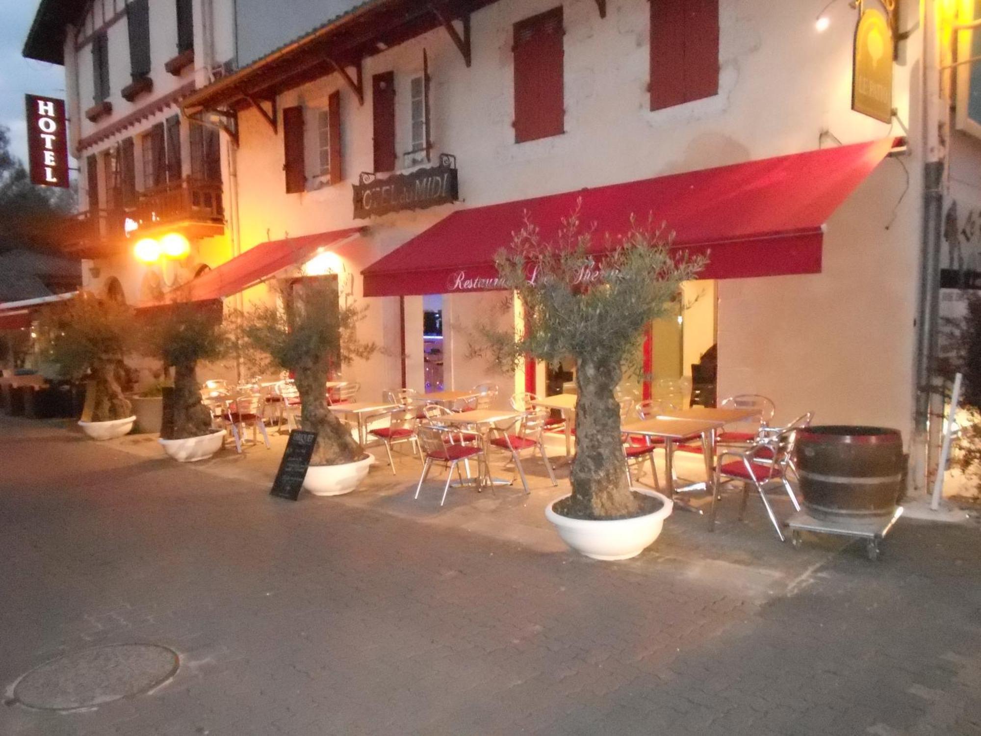 Hotel Du Midi Cazaubon Buitenkant foto