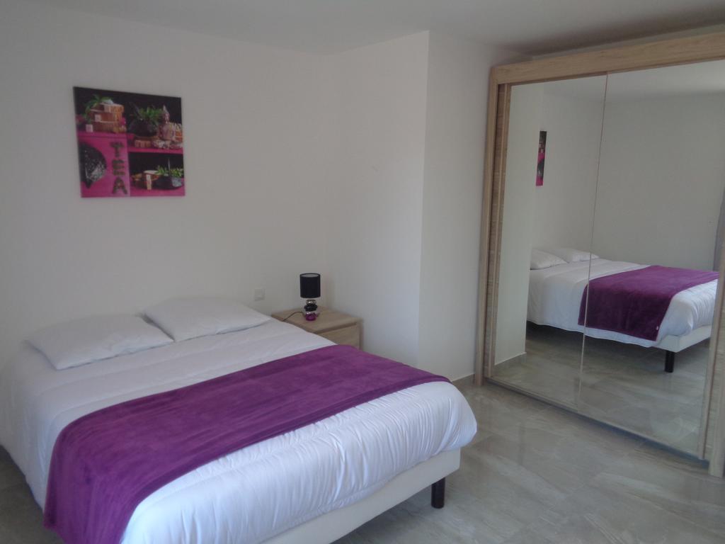 Hotel Du Midi Cazaubon Buitenkant foto